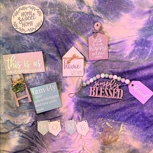 Home Decor Sign Set with Pastel Accents